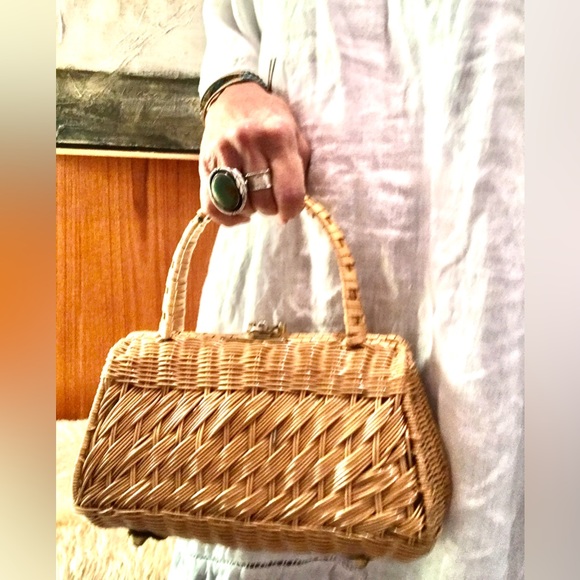Vintage Woven Garay Handbag Made in Hong Kong - Picture 2 of 14